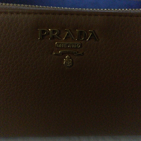 Preloved Prada wallet excellent condition brown color. Beautiful lots of space - Picture 2 of 11